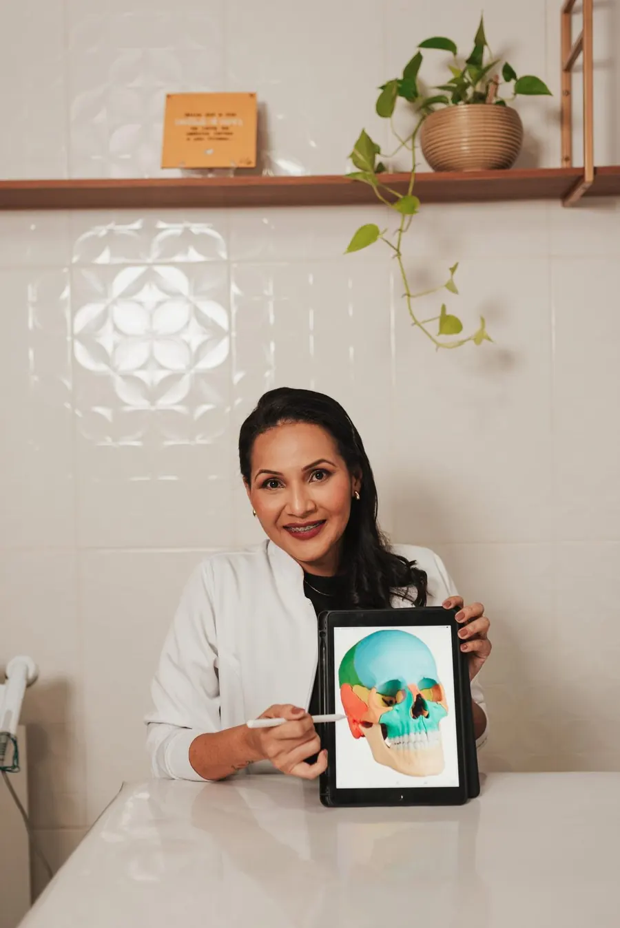 Dra. Andréa Lima — fisioterapeuta